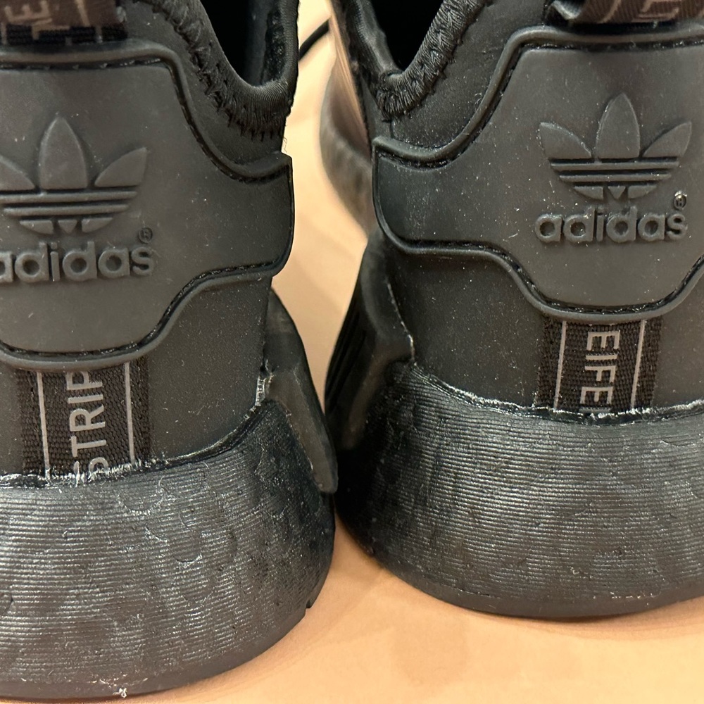 NMD R1 adidas VI - Picture 4 of 7